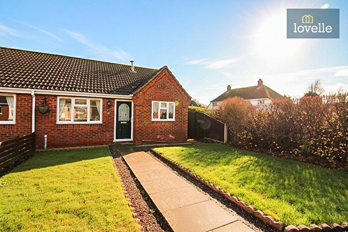 2 Bedroom Semi Detached Bungalow For Sale In Carters Garth Close, Grainthorpe, LN11