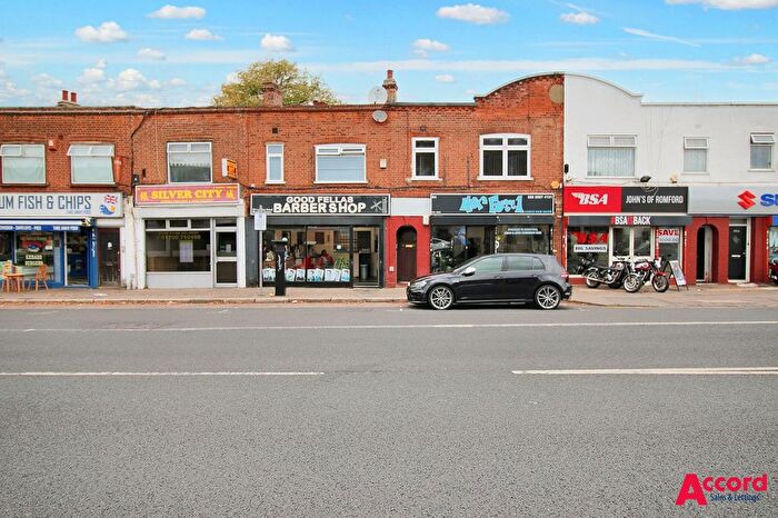 2 Bedroom Flat To Rent In B London Road, Romford, Essex, RM7