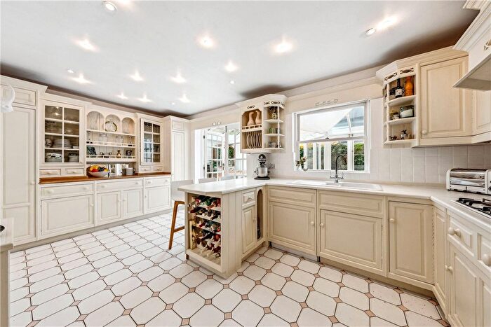 4 Bedroom Terraced House For Sale In Burlington Road, London, SW6