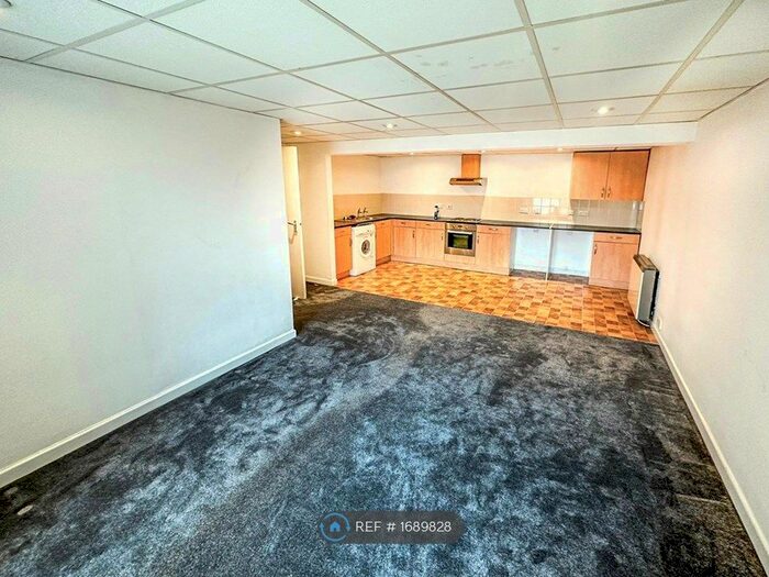 2 Bedroom Flat To Rent In Woodlands Road, Lytham St. Annes, FY8