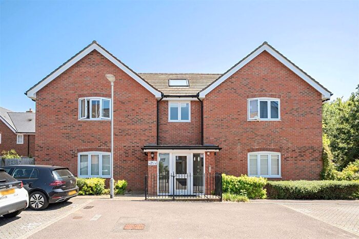 2 Bedroom Flat For Sale In Fuggles Close, Headcorn, Ashford, TN27