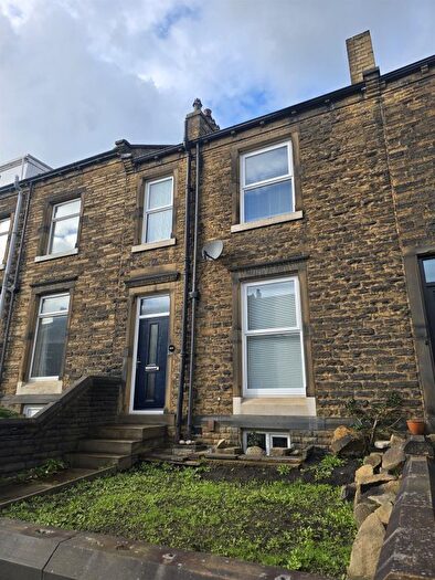 4 Bedroom Terraced House For Sale In Blackmoorfoot Road, Huddersfield, HD4