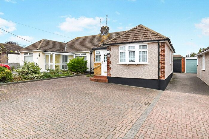 2 Bedroom Bungalow For Sale In Alexandria Drive, Rayleigh, Essex, SS6