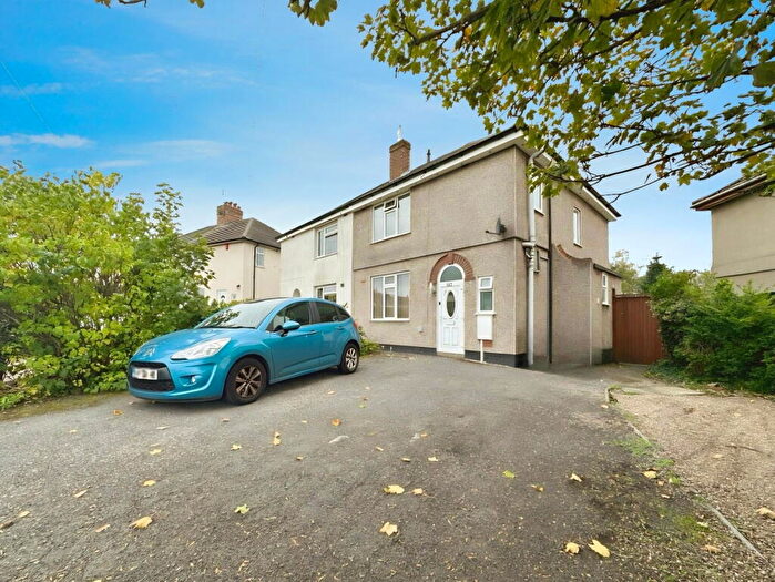 3 Bedroom Semi-Detached House For Sale In Burton Road, Woodville, Swadlincote, DE11