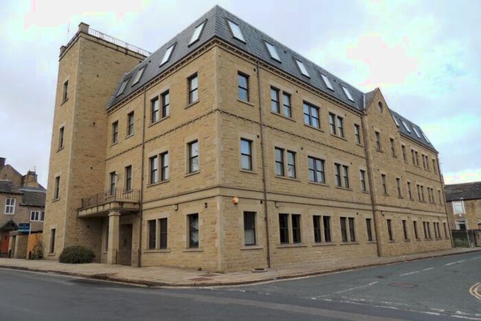 1 Bedroom Flat To Rent In 1 Bedroom Property In Halifax House, Blackwall, Halifax HX1