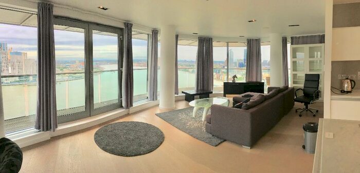 3 Bedroom Flat To Rent In New Providence Wharf, Fairmount Avenue, Blackwall, Canary Wharf, London, E14