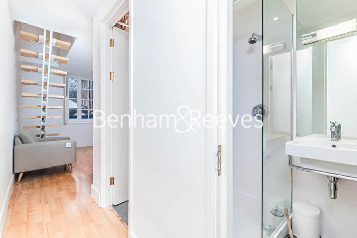 2 Bedroom Apartment To Rent In Newell Street, Canary Wharf, E14