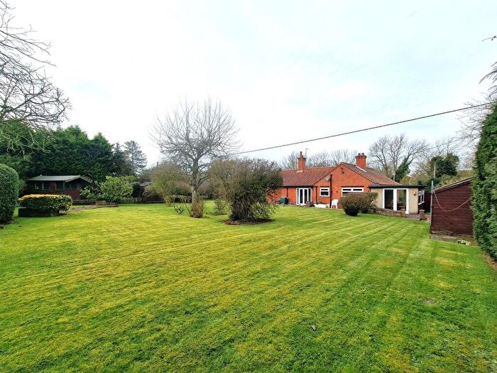 3 Bedroom Detached Bungalow For Sale In Topcroft Street, Topcroft, Bungay, NR35