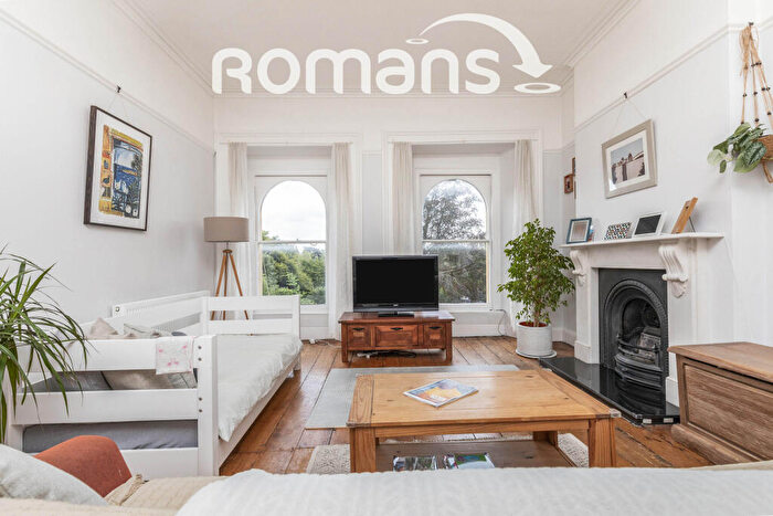 2 Bedroom Flat To Rent In Victoria Square, Clifton, Bristol, BS8