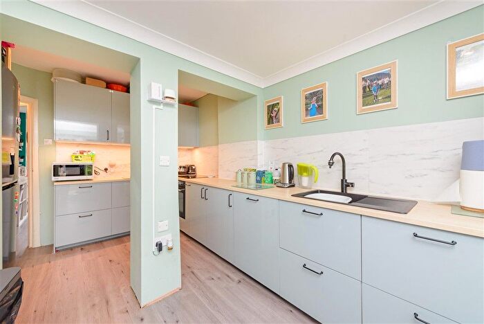 3 Bedroom Terraced House For Sale In Binland Grove, Chatham, Kent, ME5