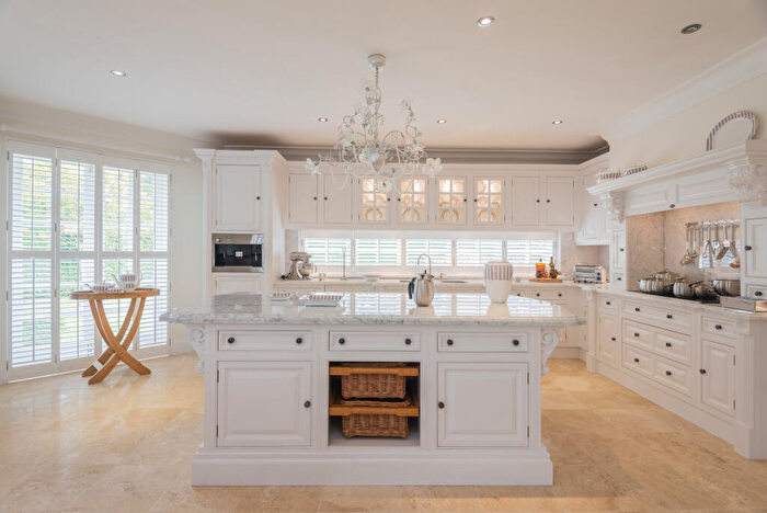 3 Bedroom Bungalow For Sale In The Avenue, Park Lane, Godmanchester, Huntingdon, Cambridgeshire, PE29