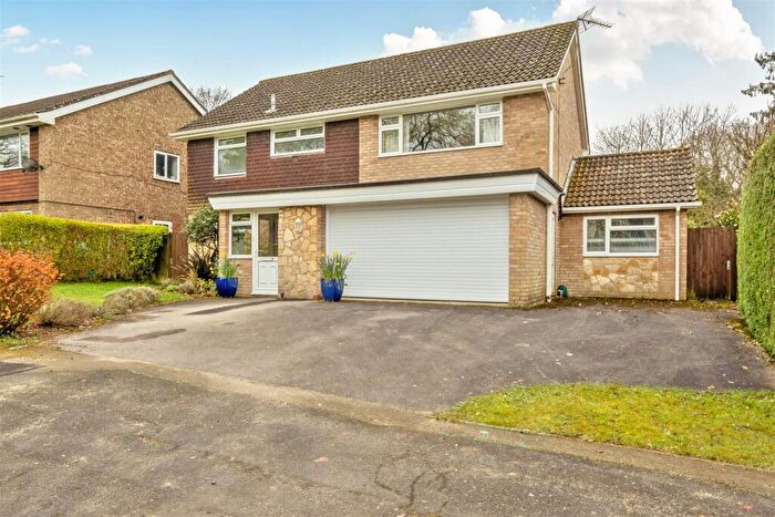 4 Bedroom House For Sale In Willow Close, Liphook, Hampshire, GU30
