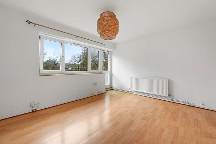 1 Bedroom Flat To Rent In Adrian House, Jays Street, Islington, N1