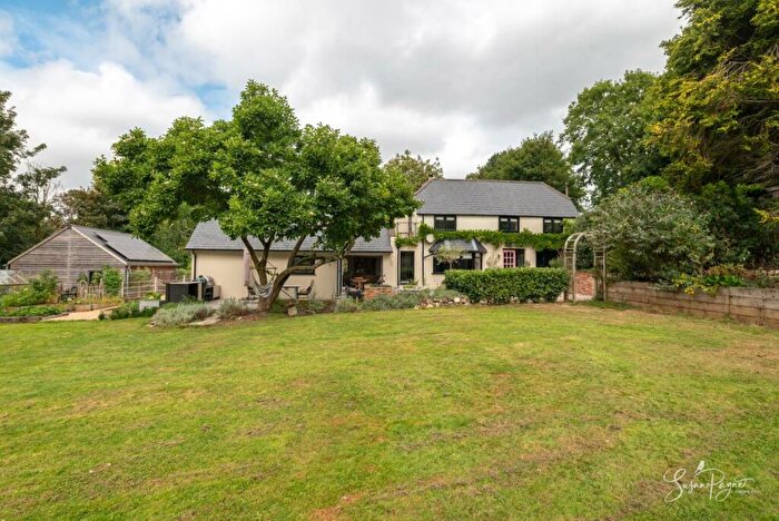 4 Bedroom Detached House For Sale In Blackwater Road, Newport, PO30