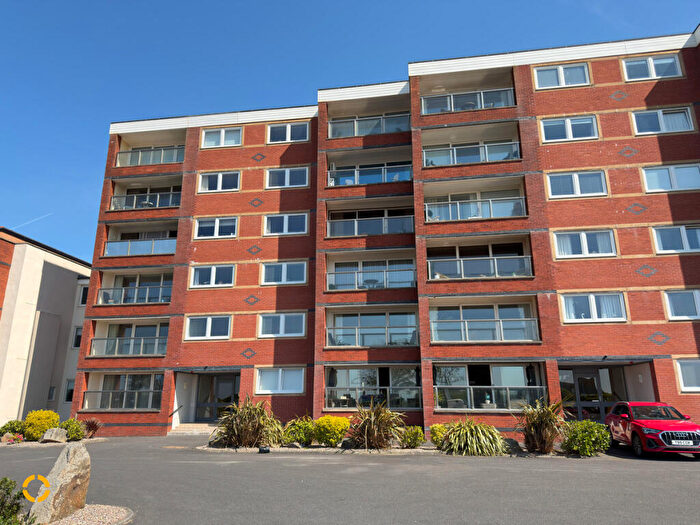 2 Bedroom Apartment For Sale In South Promenade, St Annes, FY8