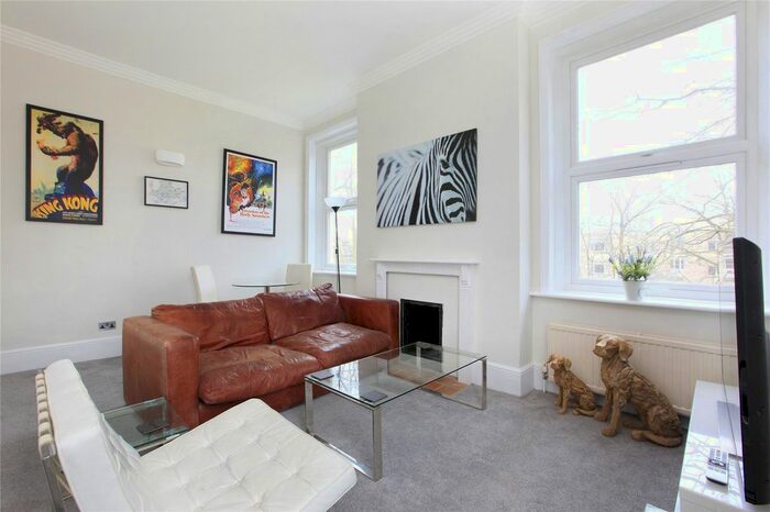3 Bedroom Flat To Rent In Cedars Road, Clapham, London SW4