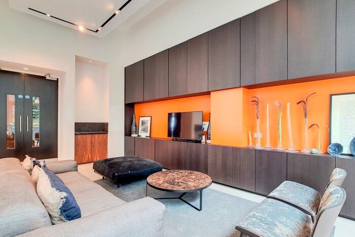 1 Bedroom Flat To Rent In Piazza Walk, London, E1