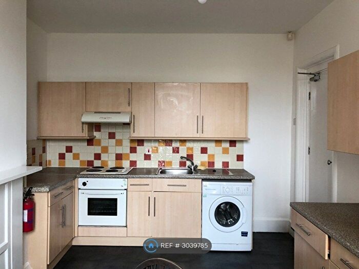 2 Bedroom Flat To Rent In Withington Road, Manchester, M16