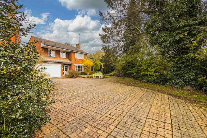 4 Bedroom Detached House For Sale In Huntsmans Close, Dagnall, Berkhamsted, Buckinghamshire, HP4
