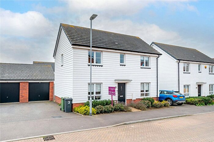 3 Bedroom Detached House For Sale In Hook Way, Maidstone, ME17