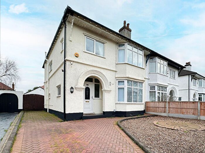 3 Bedroom Semi Detached House For Sale In The Wiend, Birkenhead, CH42