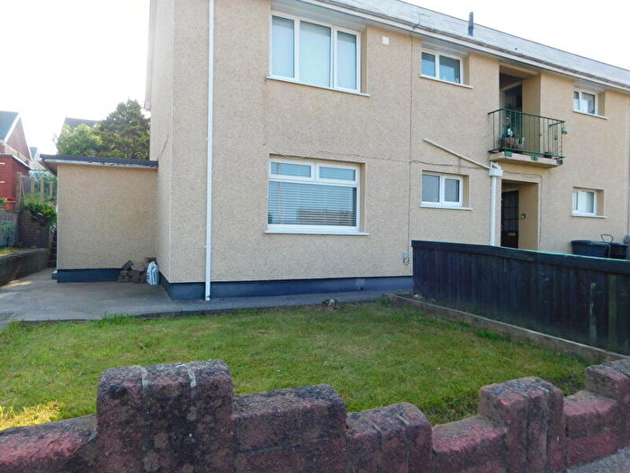 2 Bedroom Maisonette For Sale In Lloyds Avenue, Swffryd, Crumlin, NP11
