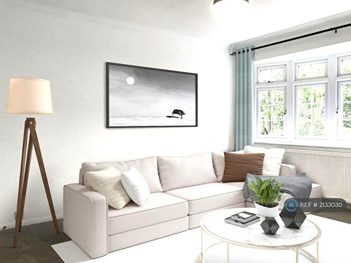 2 Bedroom Flat To Rent In West Road, Maidenhead, SL6