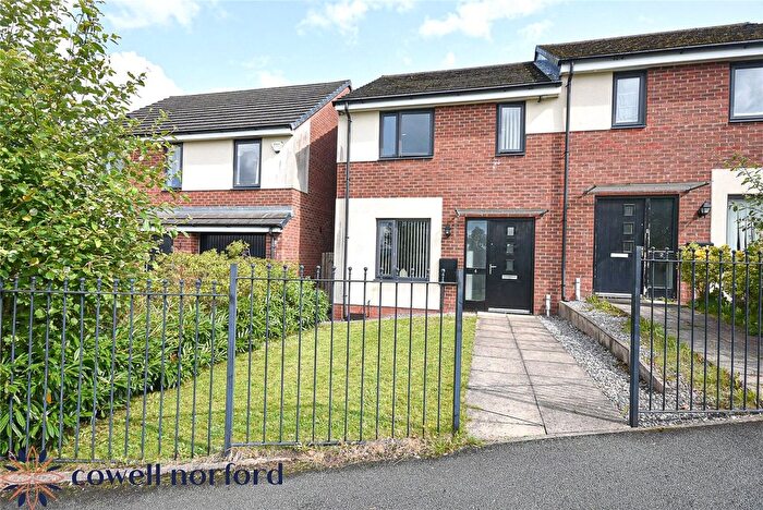 3 Bedroom Semi-Detached House To Rent In Summerset Avenue, Rochdale, Greater Manchester, OL11