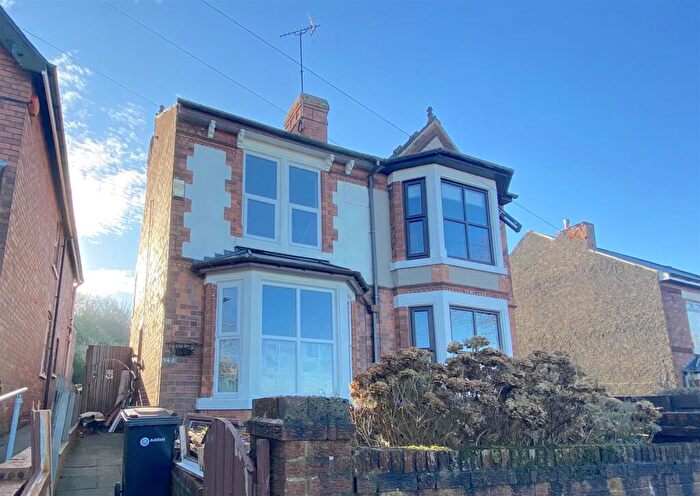 3 Bedroom Semi-Detached House To Rent In Diamond Avenue, Kirkby In Ashfield, Nottingham, NG17