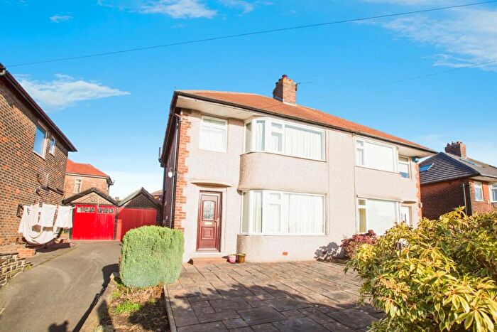 3 Bedroom Semi Detached House For Sale In Dudwell Lane, Halifax, HX3