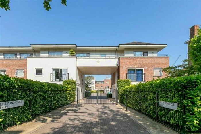 2 Bedroom Flat To Rent In Mill Pond Close, London, SW8