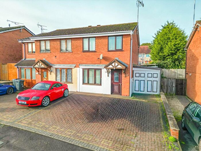2 Bedroom Semi Detached House For Sale In Sussex Close, Nuneaton, CV10