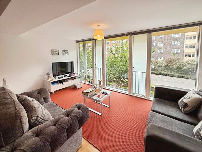 1 Bedroom Flat To Rent In Saxton, The Avenue, Leeds, West Yorkshire, LS9