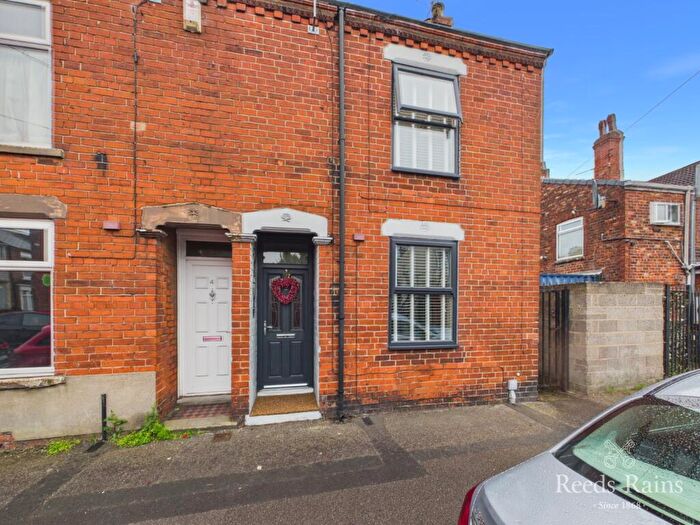 2 Bedroom End Of Terrace House For Sale In Wynburg Street, Hull, East Yorkshire, HU9
