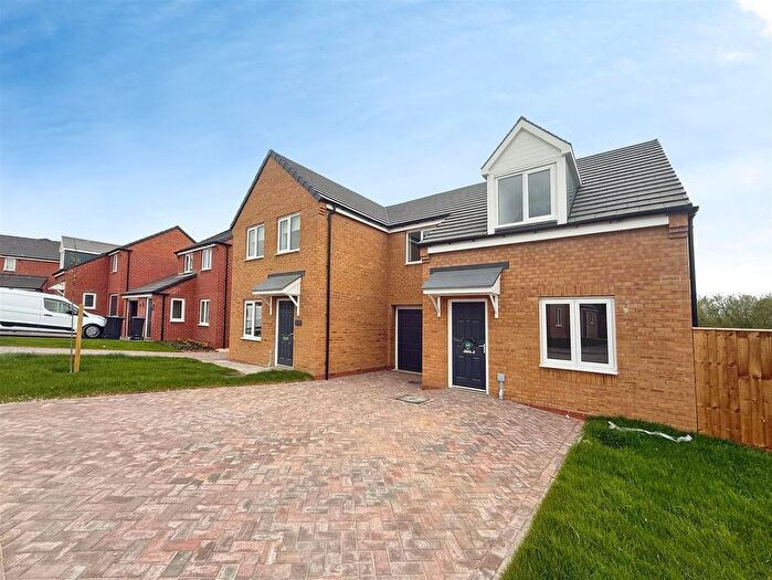 3 Bedroom Semi-Detached House To Rent In Cornflower Close, Sutton-In-Ashfield, NG17