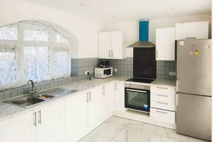 4 Bedroom Property To Rent In Foster Road, Wolverhampton, WV10