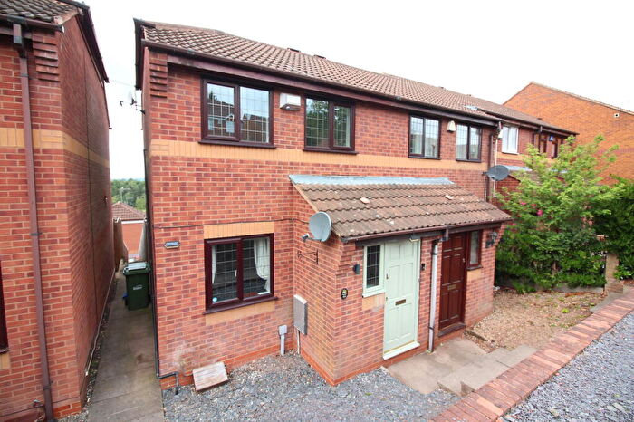 2 Bedroom End Of Terrace House For Sale In Kingswinford, Southern Close, DY6