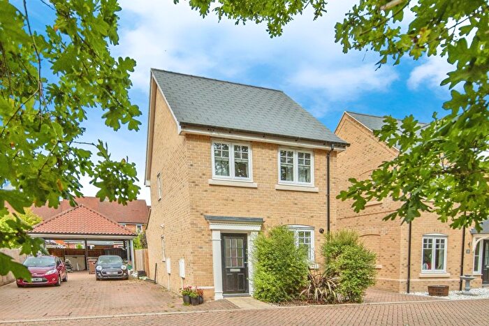 2 Bedroom Detached House For Sale In Woods Way, Rowhedge, Colchester, CO5