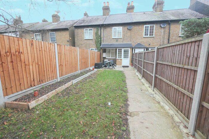 4 Bedroom Terraced House To Rent In High Street, Uxbridge, Middlesex UB8
