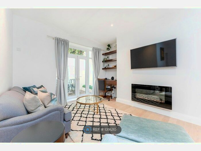 2 Bedroom Flat To Rent In Paddington, London, W2