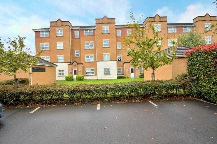 1 Bedroom Flat To Rent In Pickfords Gardens, Slough, Berkshire, SL1