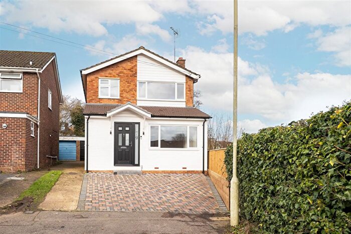 4 Bedroom Detached House For Sale In Harpenden Rise, Harpenden, AL5