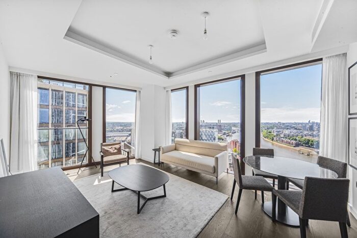 2 Bedroom Flat To Rent In Carnation Way, London, SW8