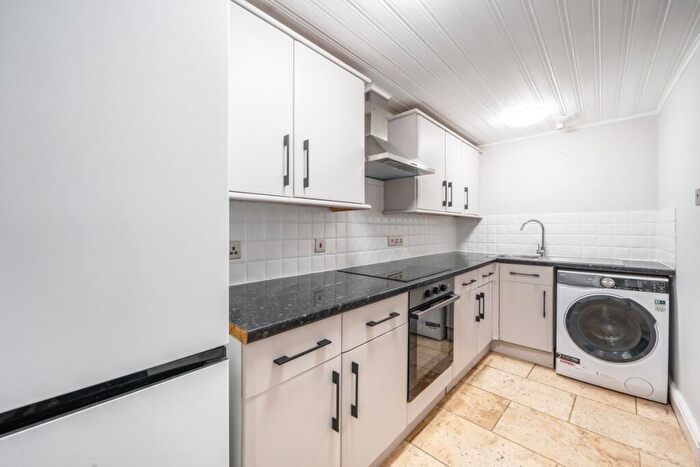 1 Bedroom Flat To Rent In Hewlett Road Cheltenham, GL52