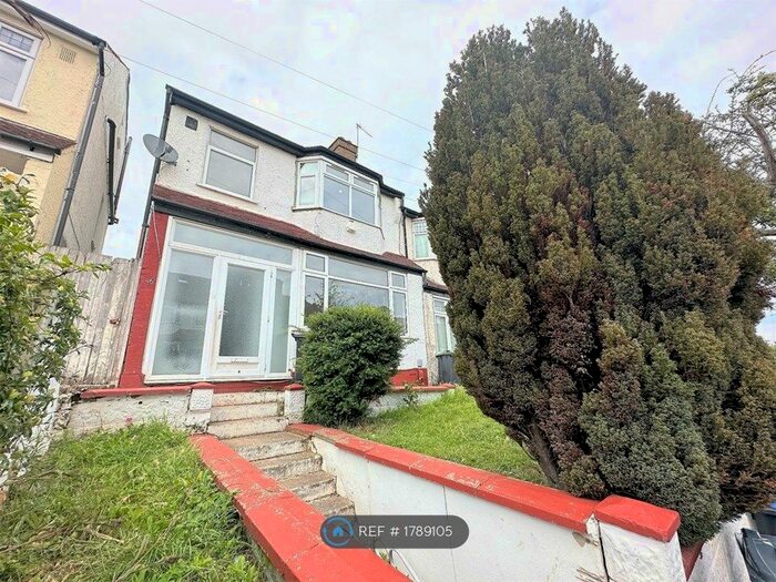 5 Bedroom Semi-Detached House To Rent In Hatch Road, London, SW16