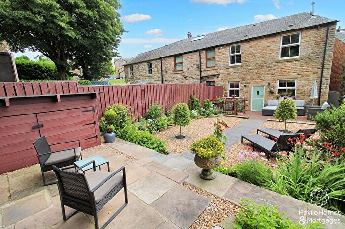 3 Bedroom Cottage For Sale In Haugh Fold, Newhey, OL16