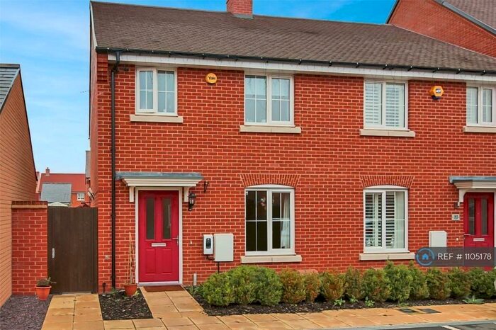 3 Bedroom Semi-Detached House To Rent In Comet Way, Aylesbury, HP18