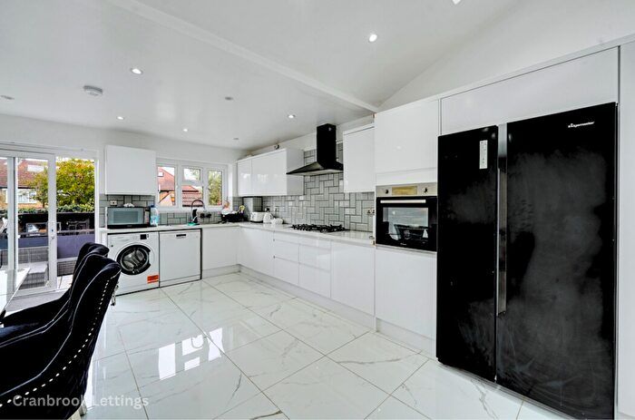 4 Bedroom Terraced House For Sale In Springfield Drive, Ilford, IG2