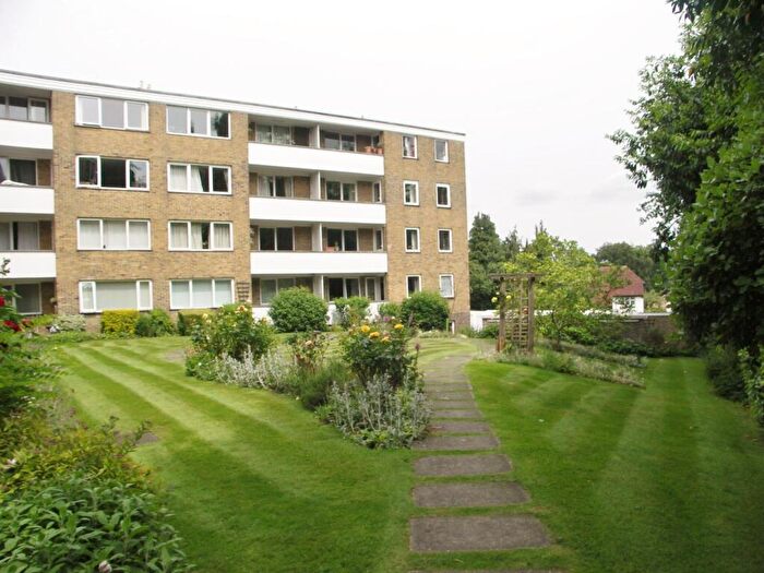2 Bedroom Flat To Rent In Redcourt, Chetwynd Road, SO16