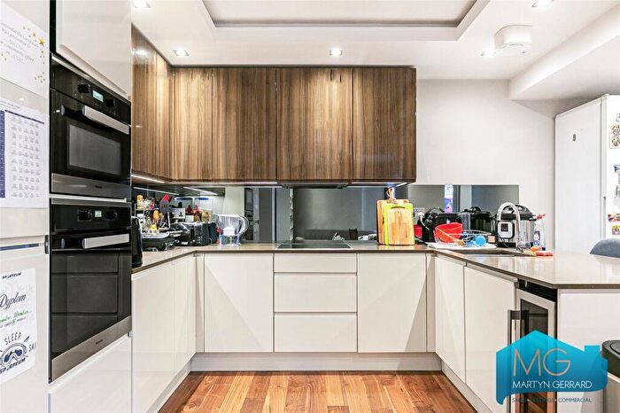 3 Bedroom Apartment To Rent In Muswell Hill, London, N10